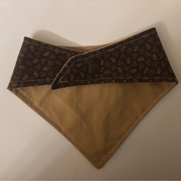 Brown Bandana with Gold Floral Pattern Size XS - Picture 3 of 4